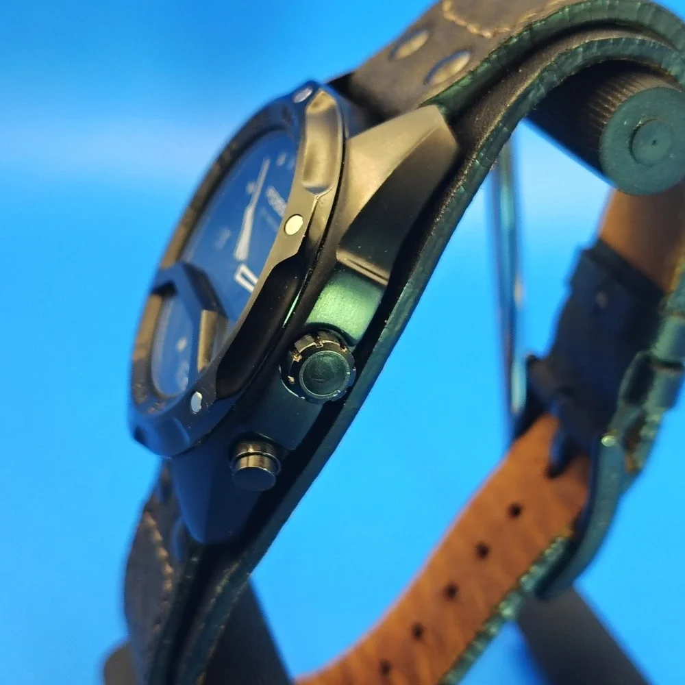 Vintage 2002 Fossil Blue BQ9297 ANA-Digi 40mm Mens Quartz‎ Watch Leather Cuff